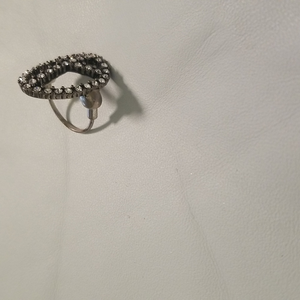 Women's Lucky Brand Ring; Silver with Rhinestones; Size 8 - Picture 2 of 8